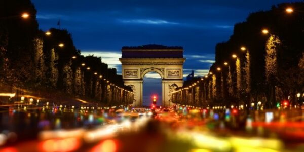 https://az-taxis60.fr/wp-content/uploads/2023/07/taxi-touristique-a-paris-beauvais-600x300.jpg